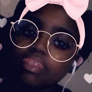 Meet your Posher, Soreya